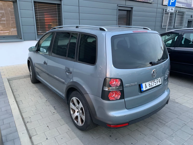 VW Touran Cross, снимка 4 - Автомобили и джипове - 47283447