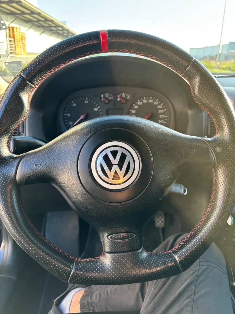 VW Golf 1.9tdi, снимка 8 - Автомобили и джипове - 47698949