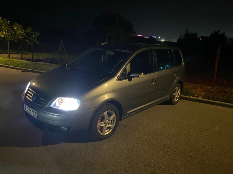 VW Touran 1.9 105 коня, снимка 13 - Автомобили и джипове - 52225213
