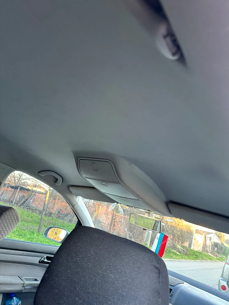 VW Touran 1.9 105 коня, снимка 8 - Автомобили и джипове - 52225213