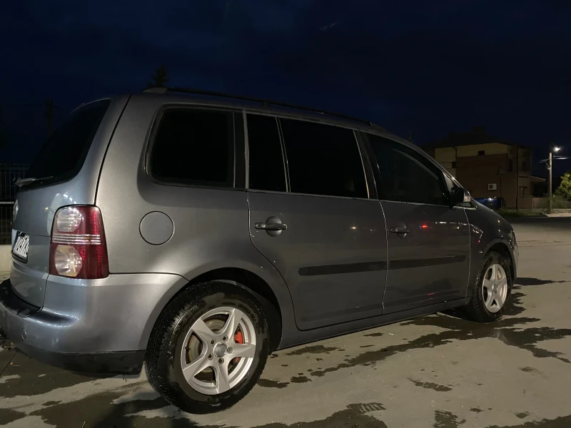 VW Touran 1.9 105 коня, снимка 4 - Автомобили и джипове - 52225213
