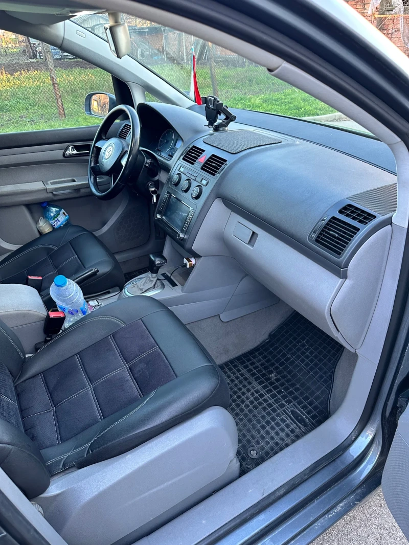 VW Touran 1.9 105 коня, снимка 6 - Автомобили и джипове - 52225213