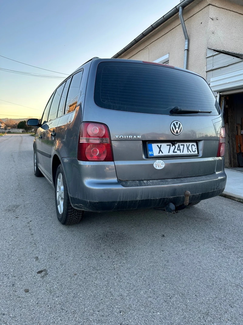 VW Touran 1.9 105 коня, снимка 3 - Автомобили и джипове - 52225213