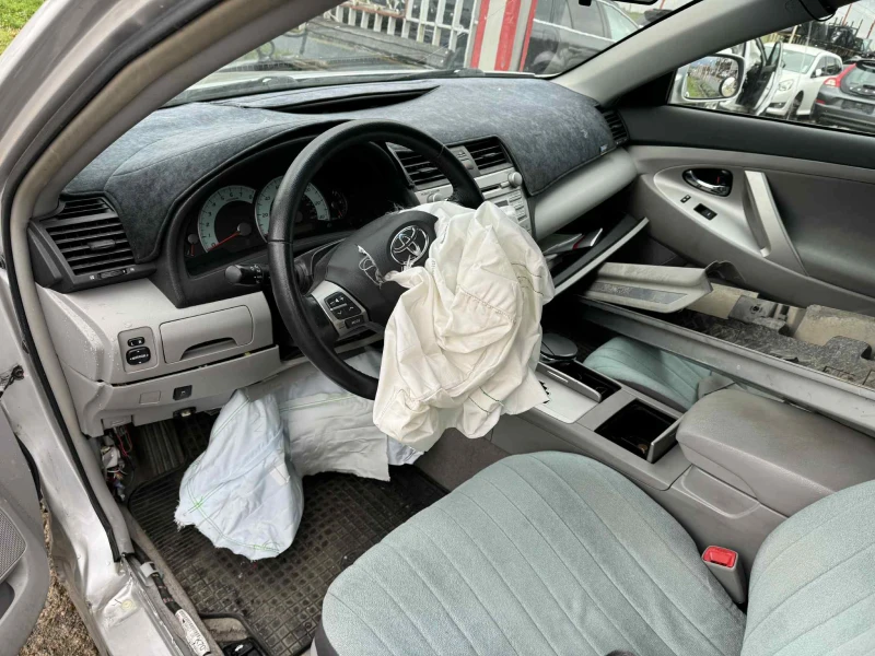Toyota Camry 2.5, снимка 5 - Автомобили и джипове - 52564539