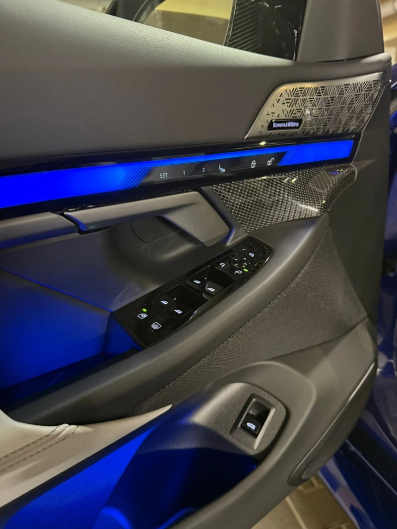 BMW M5 Carbon* M Drivers Pack* Bowers 2025, снимка 10 - Автомобили и джипове - 52822533