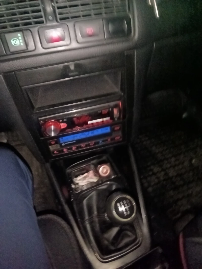 VW Golf 4, снимка 7 - Автомобили и джипове - 53434234