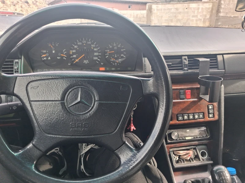 Mercedes-Benz 124 Mercedes 124 2.5 TD, снимка 10 - Автомобили и джипове - 53474195