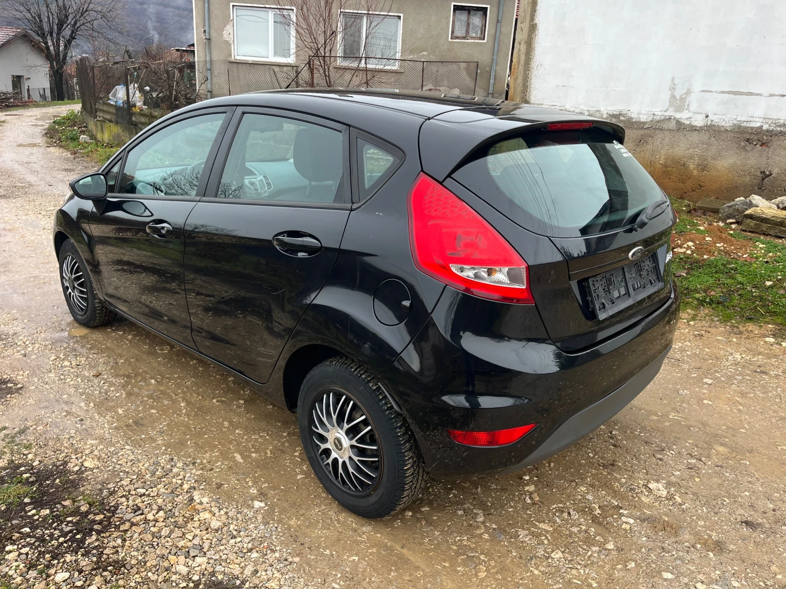 Ford Fiesta 144000 км - изображение 4