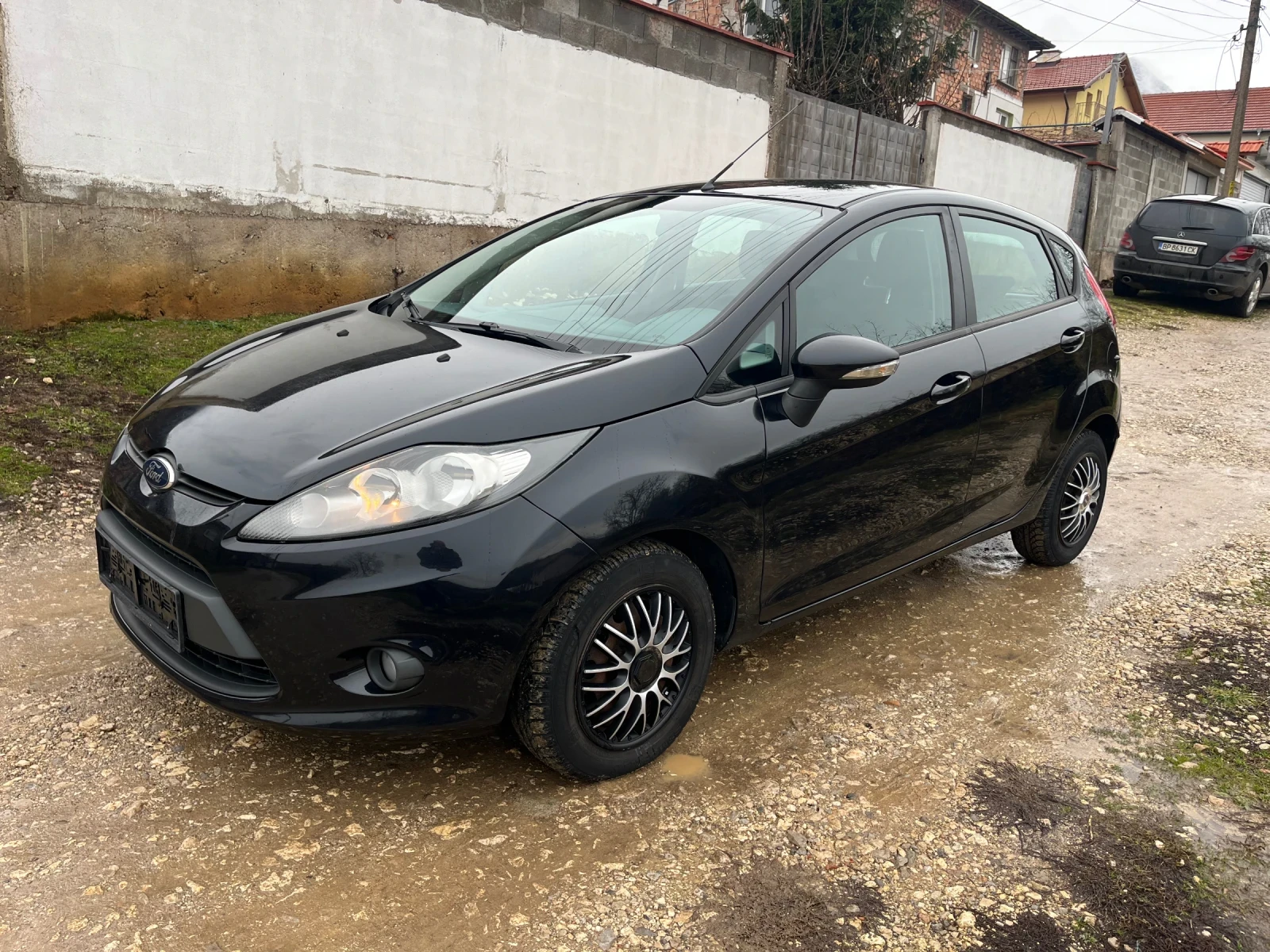 Ford Fiesta 144000 км - изображение 3