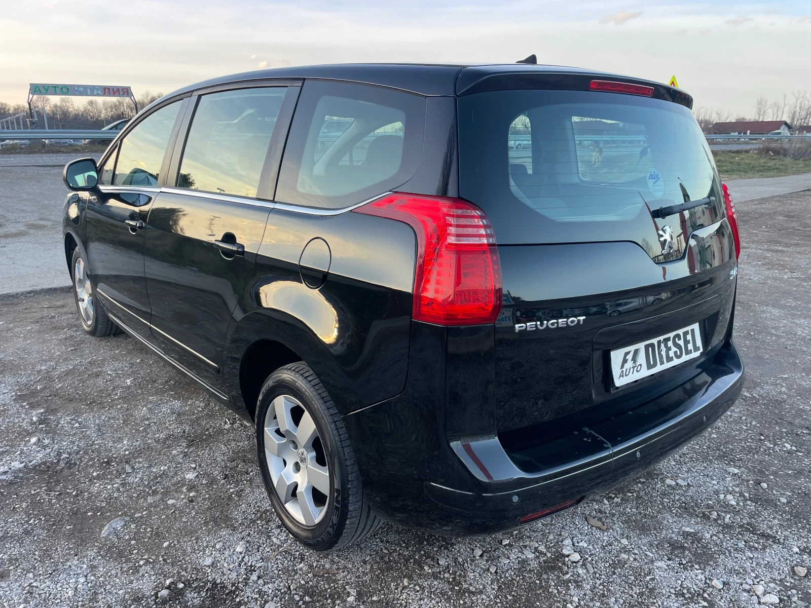 Peugeot 5008 1.6e-HDI-114-7m-ITALIA | Mobile.bg — изображение 12