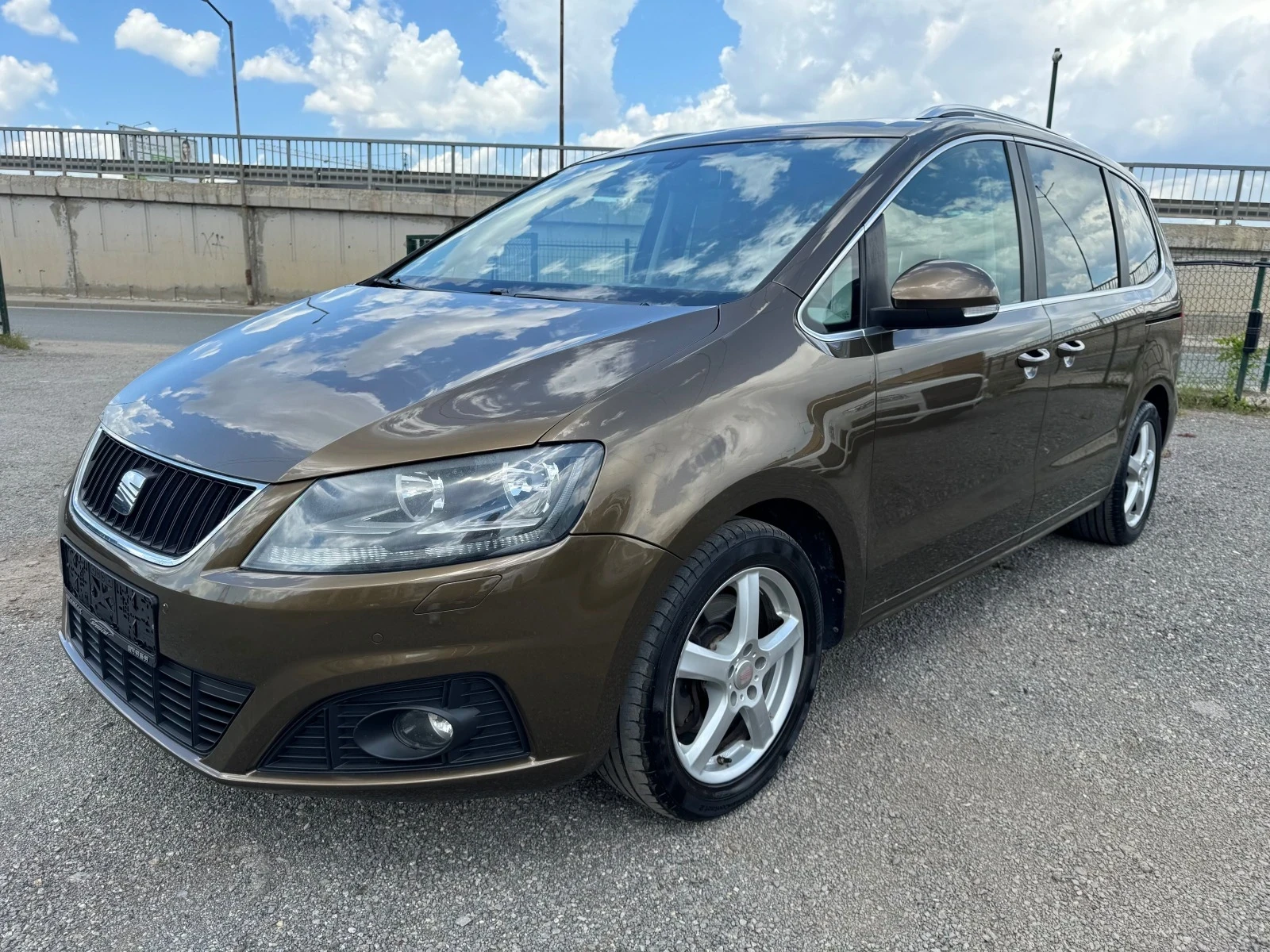 Seat Alhambra 2.0TDI Автомат Панорама Навигация - изображение 3