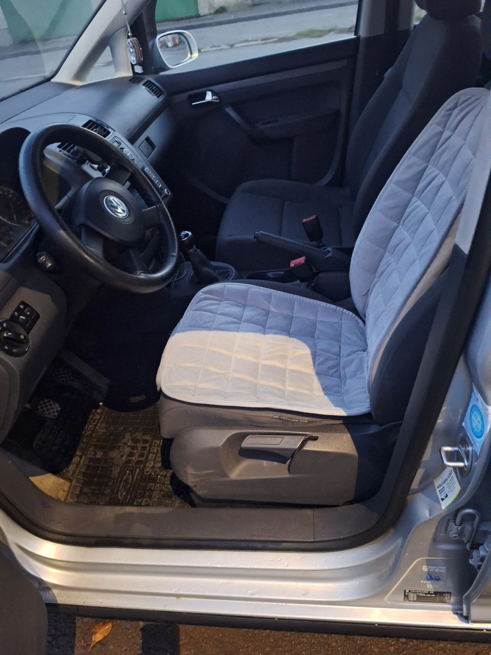 VW Touran 1900 - изображение 4