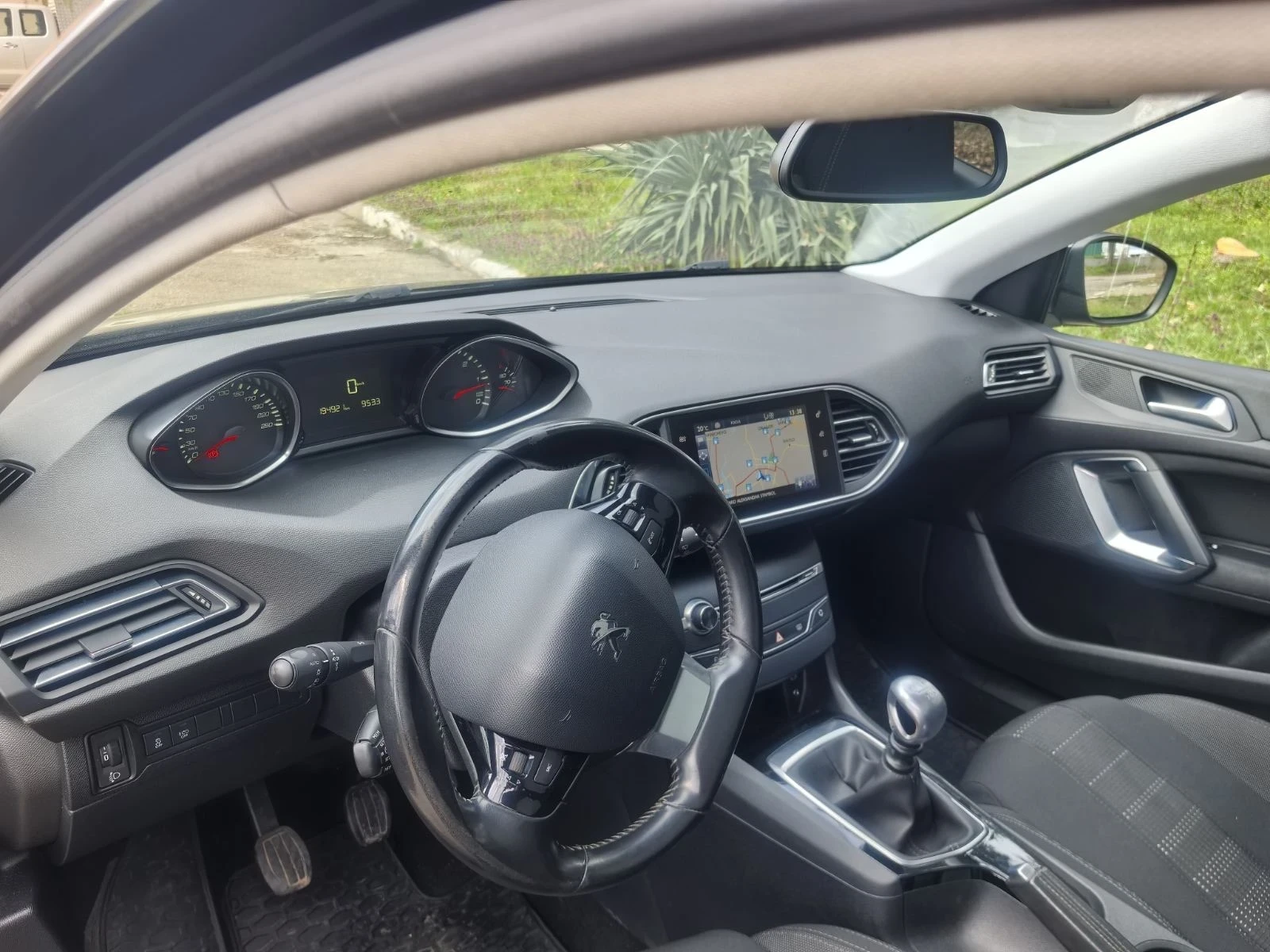 Peugeot 308 1.5 HDI SW, снимка 13 - Автомобили и джипове - 53935407