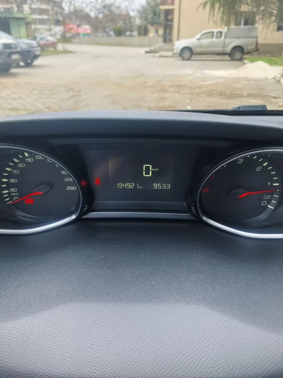 Peugeot 308 1.5 HDI SW, снимка 8 - Автомобили и джипове - 53935407