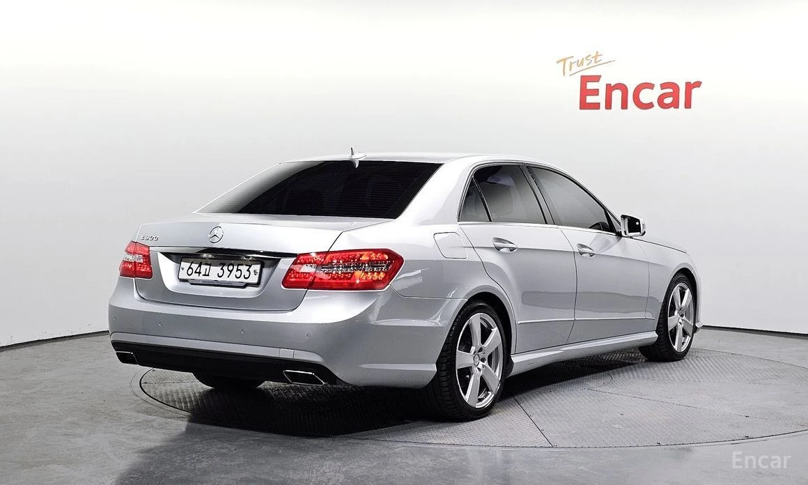 Mercedes-Benz E 300, снимка 2 - Автомобили и джипове - 53987465