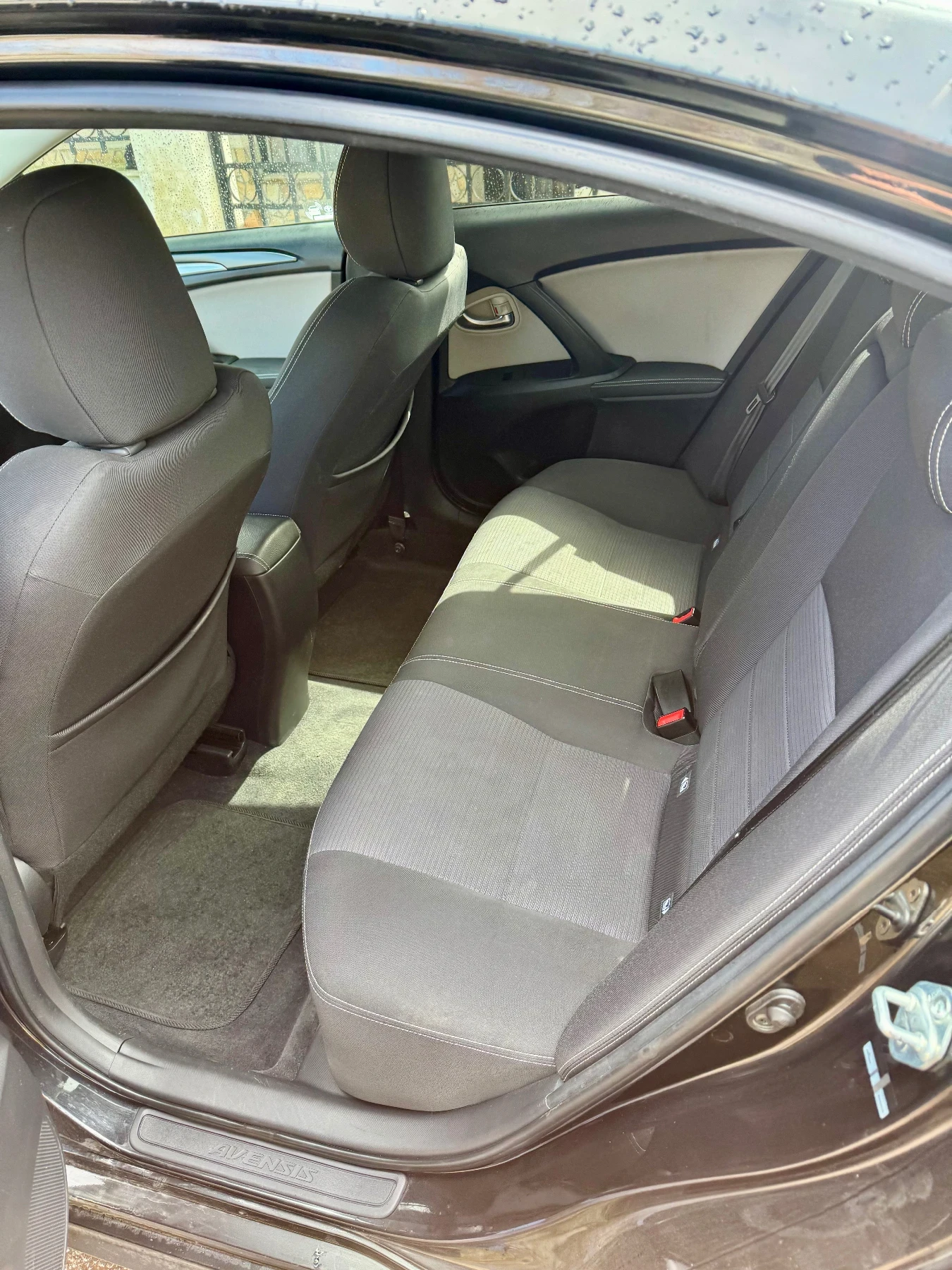 Toyota Avensis 2.0 diesel 143 ps, снимка 6 - Автомобили и джипове - 54089356