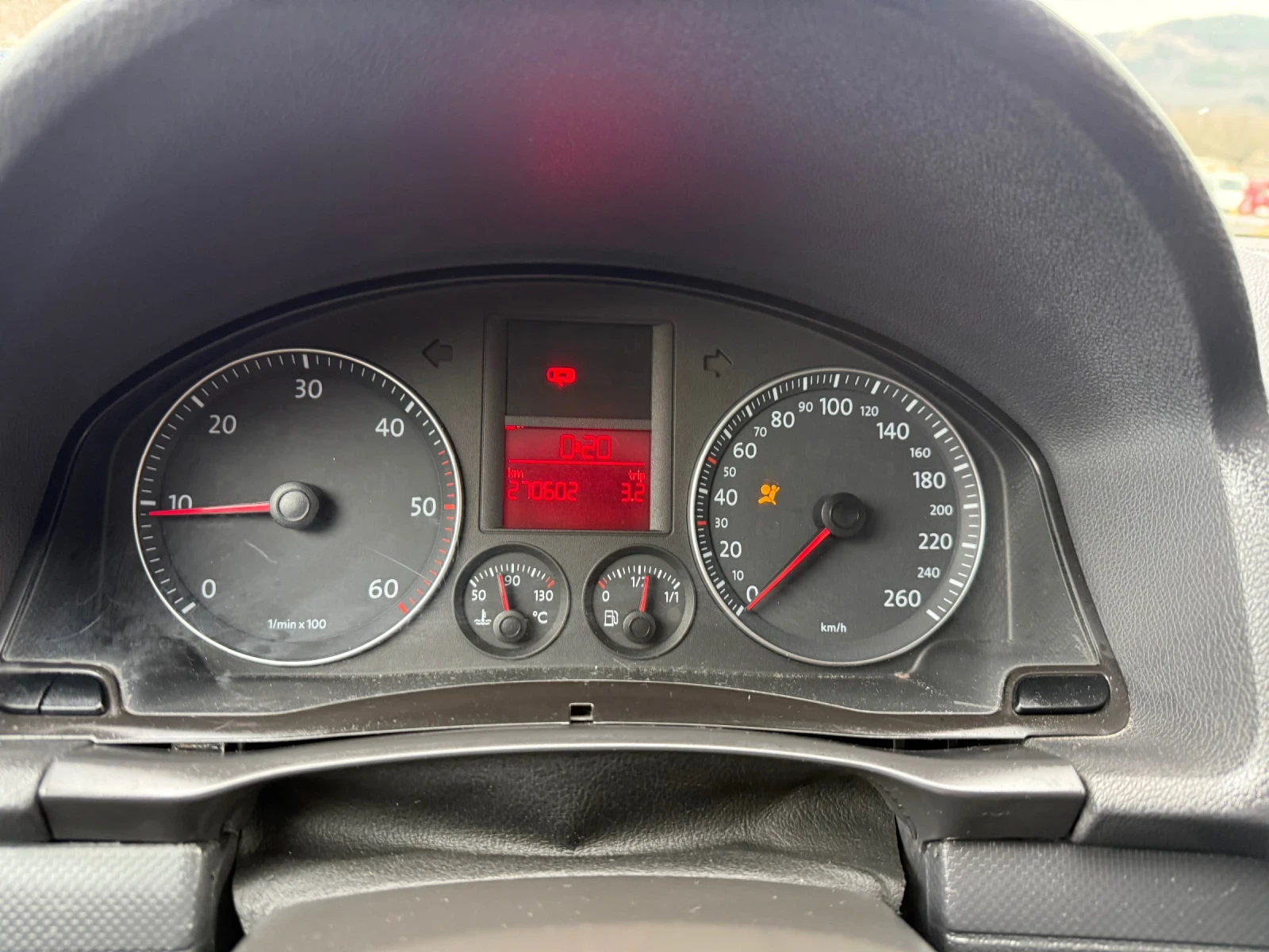 VW Golf 1.9 TDI / 6 скорости / климатроник / регистриран, снимка 8 - Автомобили и джипове - 54135052