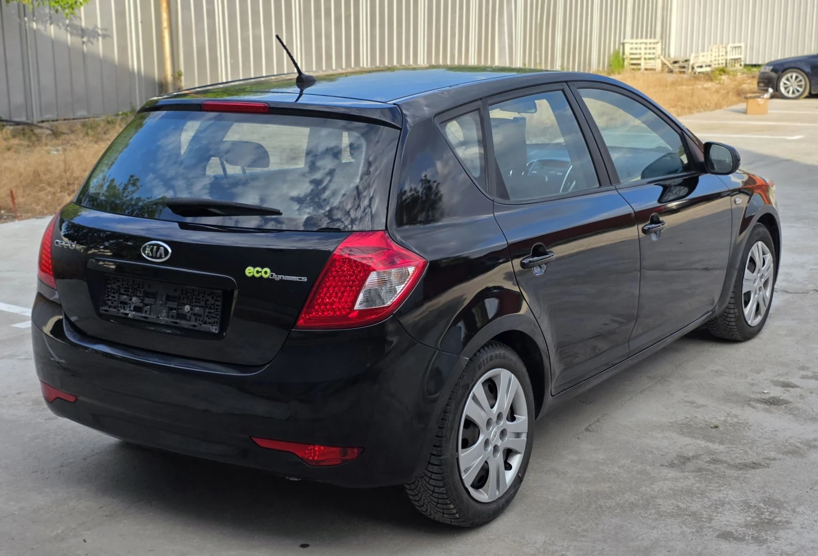 Kia Ceed FACELIFT/ECODYNAMICS, снимка 4 - Автомобили и джипове - 54512569