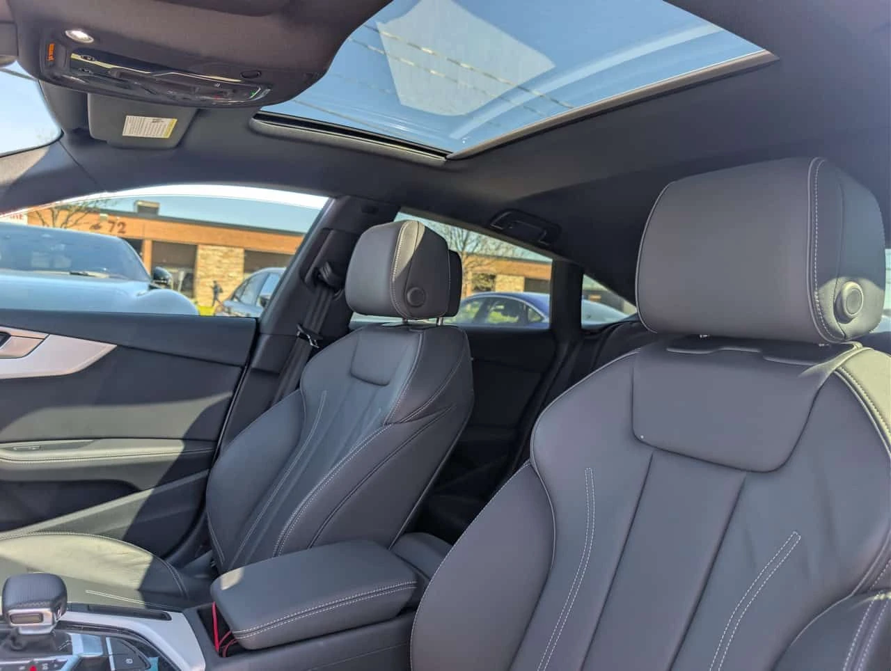 Audi A5 * Progressiv * ДИСТРОНИК * DIGITAL * ПОДГРЕВ * ШИБ, снимка 12 - Автомобили и джипове - 54529008