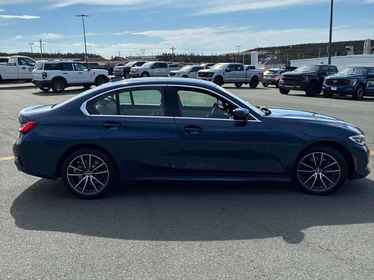 BMW 330  xDrive * CARFAX * БЕЗ ПЪРВОНАЧАЛНА ВНОСКА, снимка 3 - Автомобили и джипове - 54841455