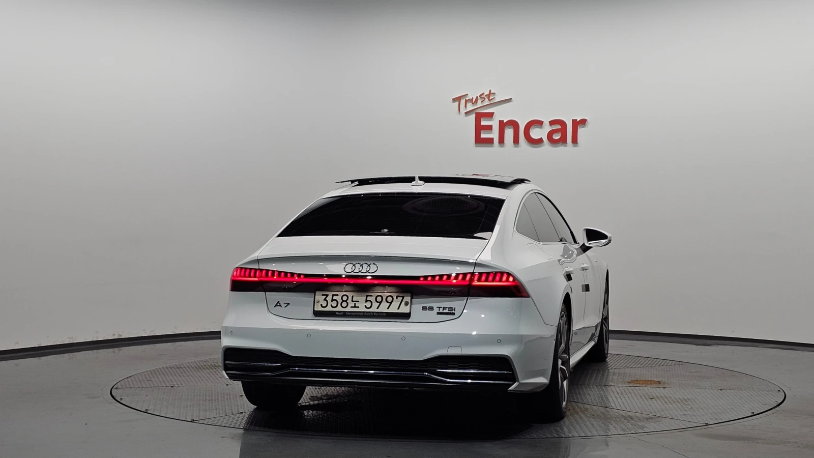 Audi A7 * ДИСТРОНИК * 360 КАМЕРА * ОБДУХВАНЕ * ПАНОРАМА, снимка 3 - Автомобили и джипове - 55392010