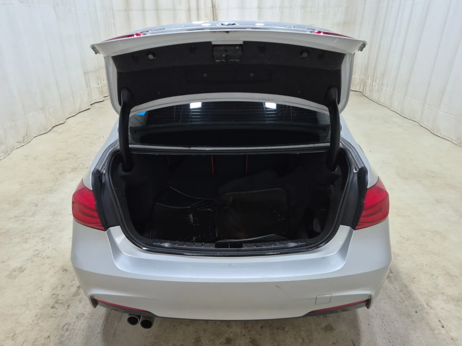 BMW 328 I XDRIVE / HUD / HARMAN KARDON / PANO, снимка 6 - Автомобили и джипове - 55898345