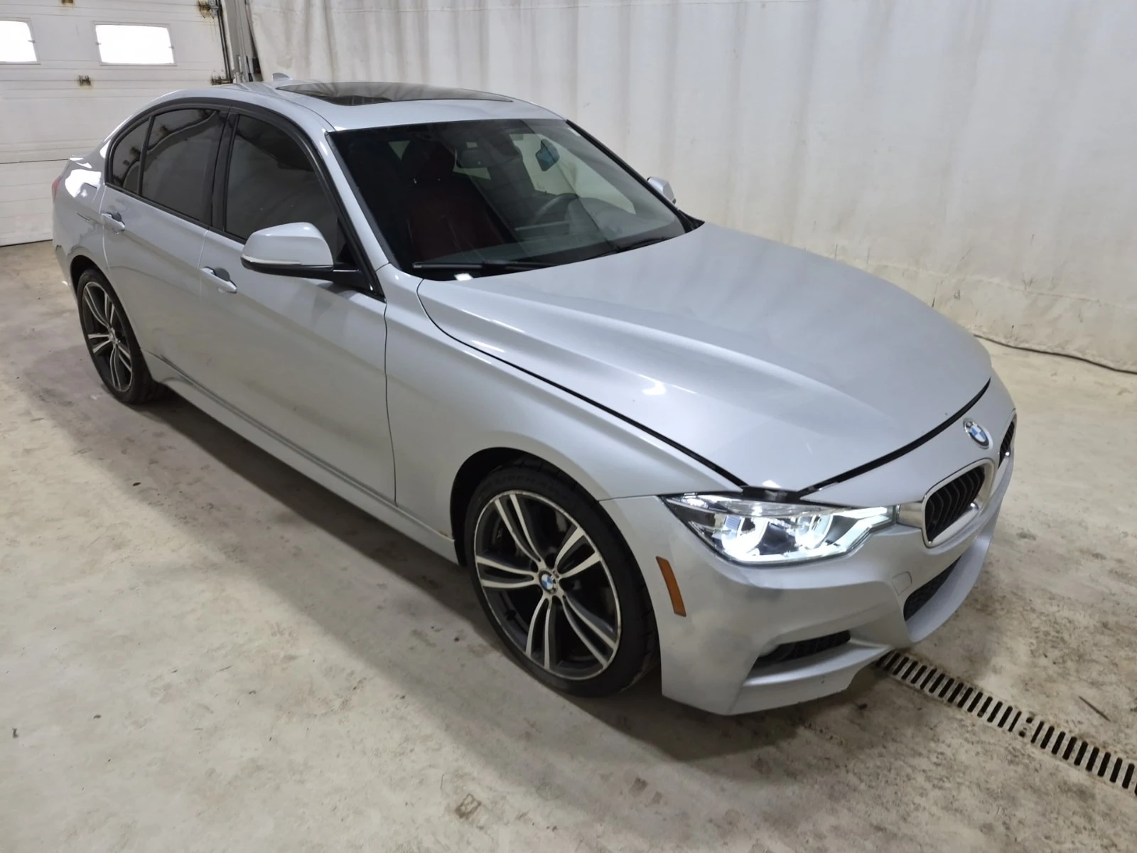 BMW 328 I XDRIVE / HUD / HARMAN KARDON / PANO, снимка 2 - Автомобили и джипове - 55898345