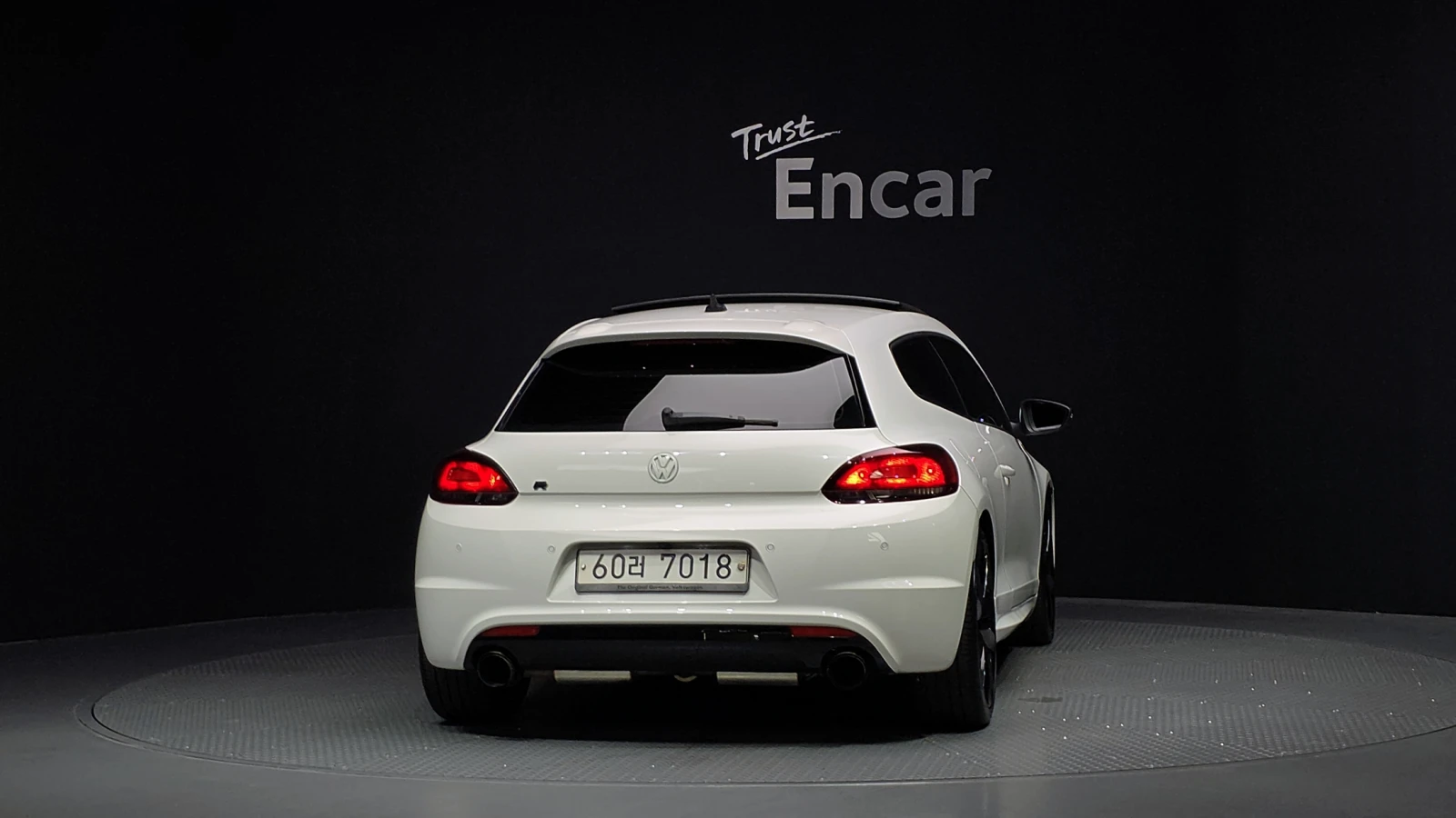 VW Scirocco 2.0 TSI R* ЛЮК* КРАЙНА ЦЕНА, снимка 4 - Автомобили и джипове - 55983939