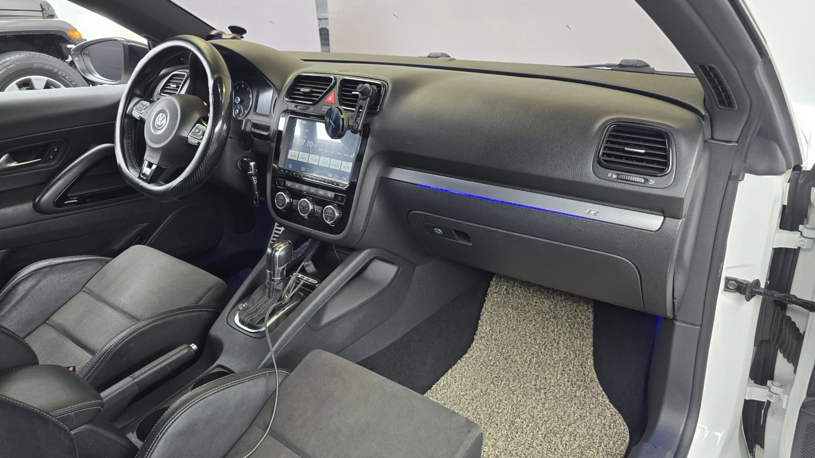 VW Scirocco 2.0 TSI R* ЛЮК* КРАЙНА ЦЕНА, снимка 7 - Автомобили и джипове - 55983939