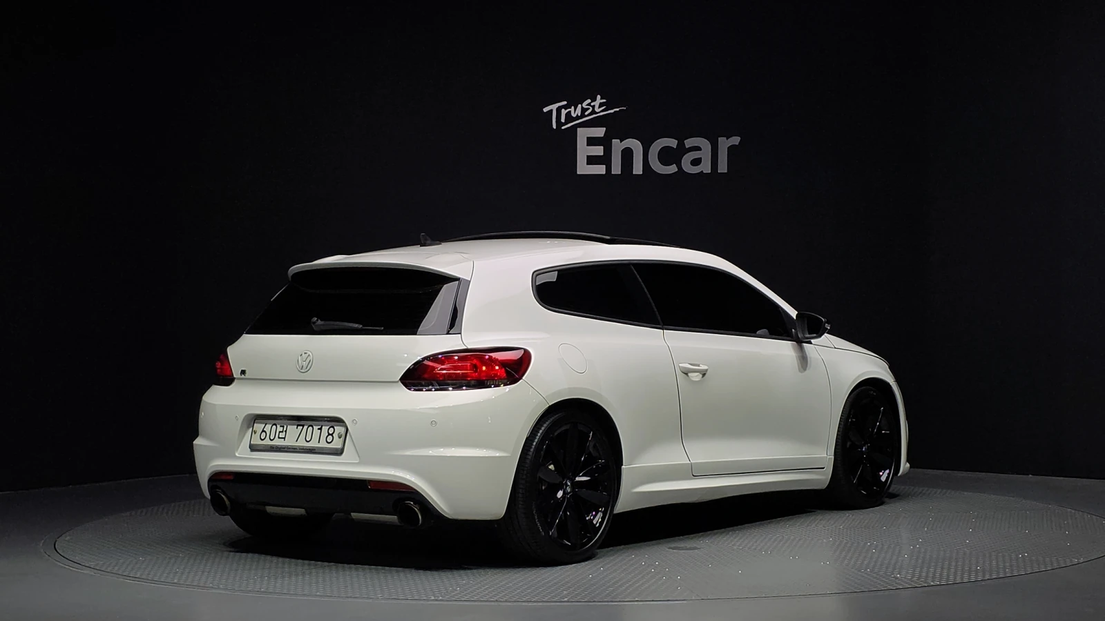VW Scirocco 2.0 TSI R* ЛЮК* КРАЙНА ЦЕНА, снимка 2 - Автомобили и джипове - 55983939