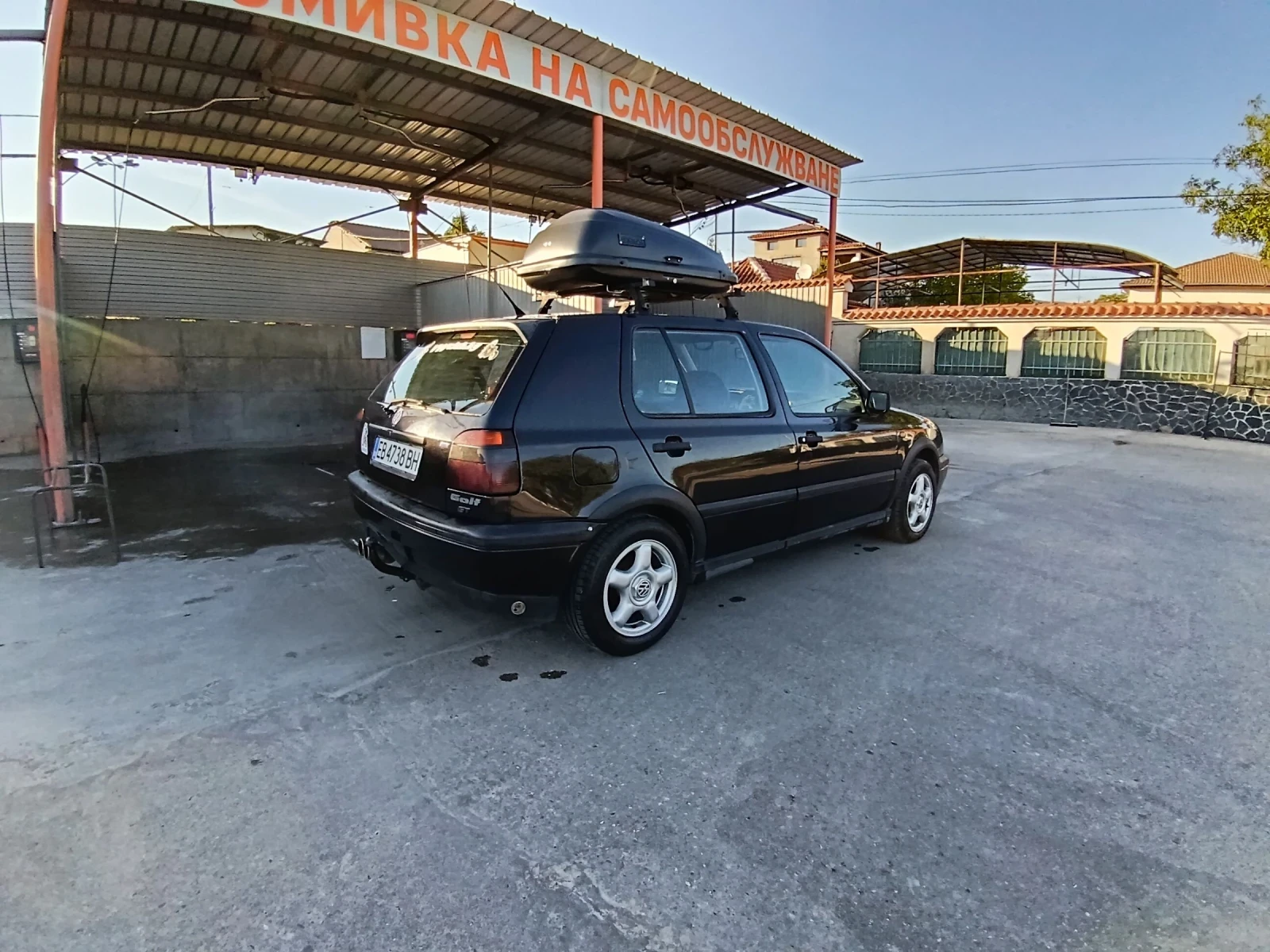VW Golf 1.8, снимка 2 - Автомобили и джипове - 56132188