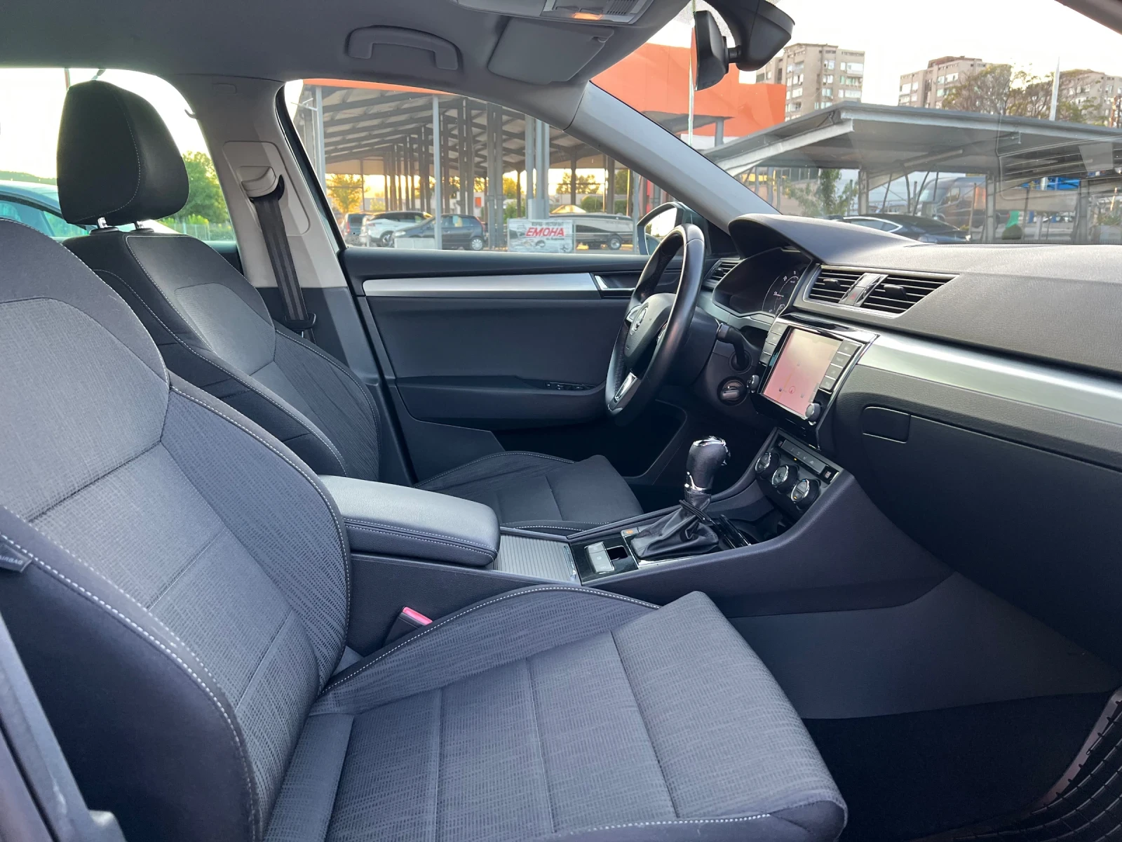 Skoda Superb 1.6 TDI, снимка 12 - Автомобили и джипове - 56167202