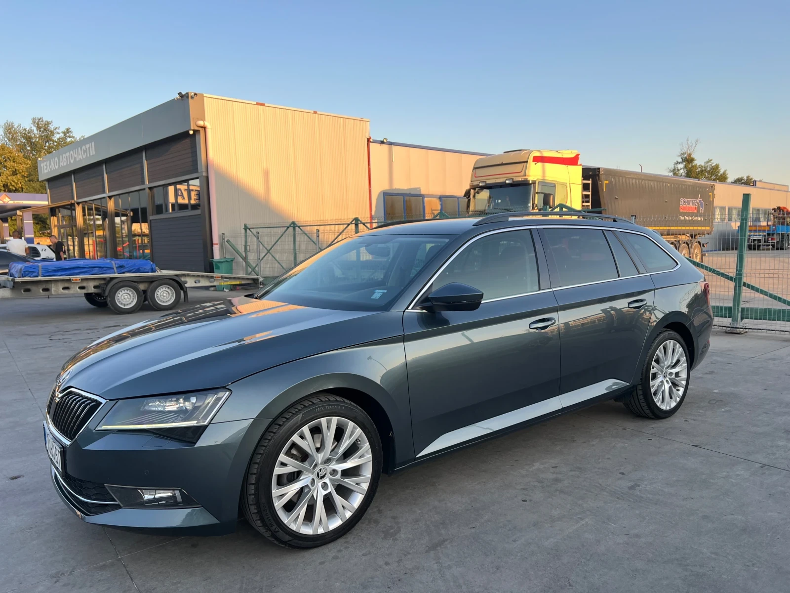 Skoda Superb 1.6 TDI, снимка 9 - Автомобили и джипове - 56167202