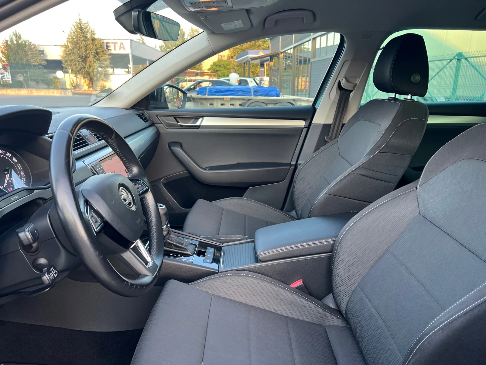Skoda Superb 1.6 TDI, снимка 11 - Автомобили и джипове - 56167202