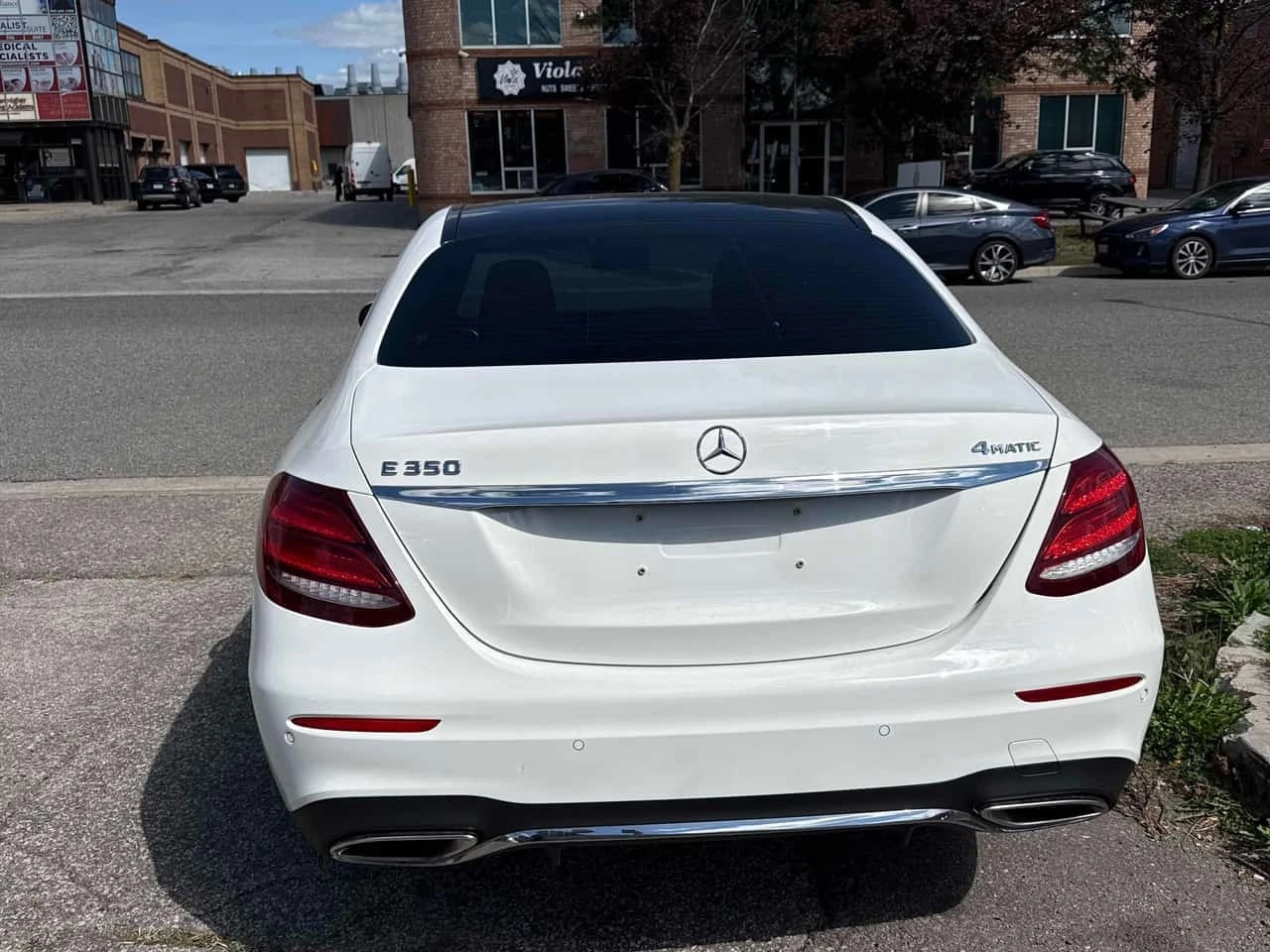 Mercedes-Benz E 350 CARFAX, снимка 4 - Автомобили и джипове - 56254066