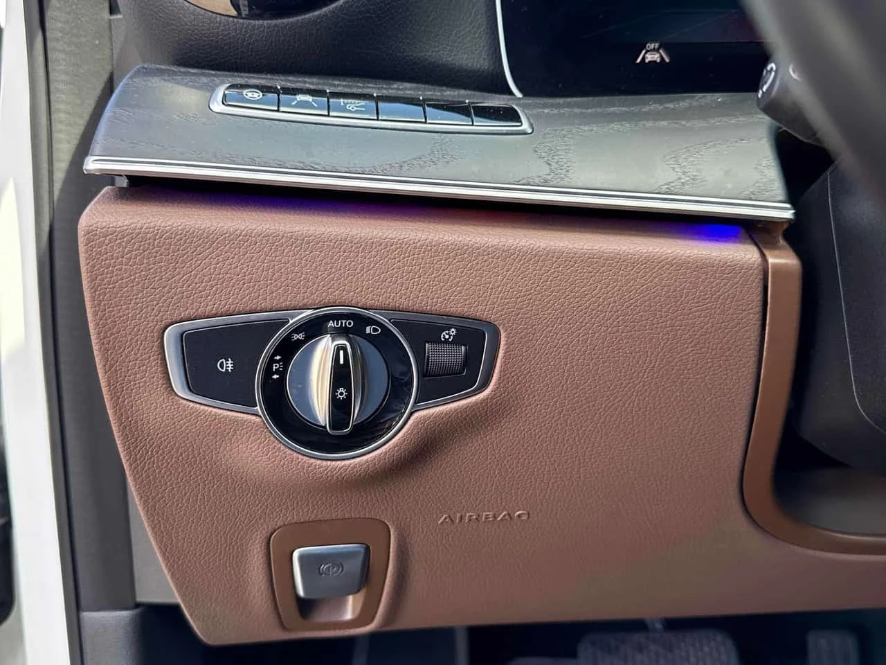 Mercedes-Benz E 350 CARFAX, снимка 12 - Автомобили и джипове - 56254066