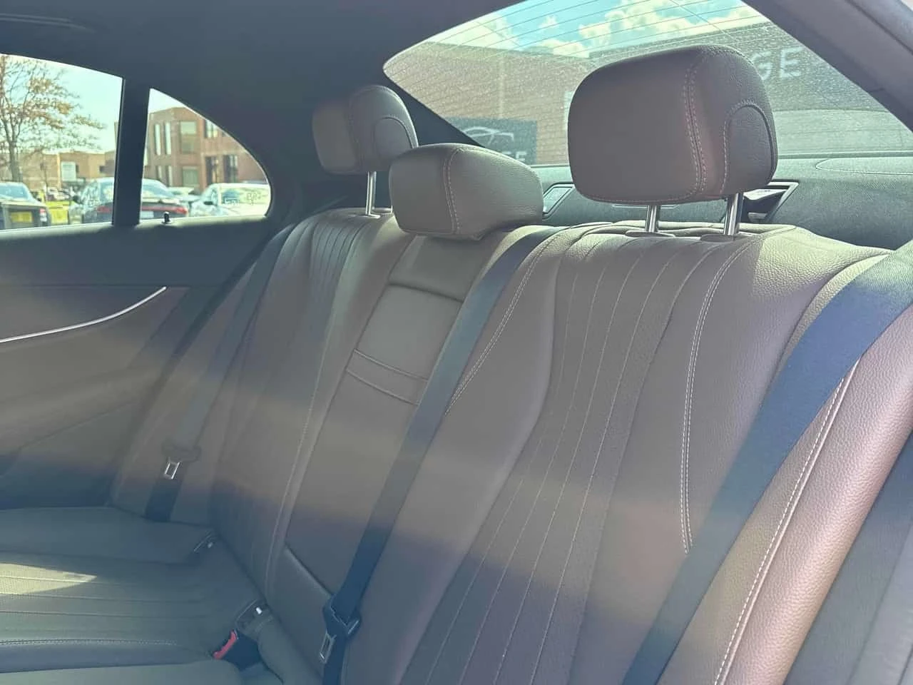 Mercedes-Benz E 350 CARFAX, снимка 15 - Автомобили и джипове - 56254066