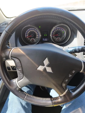 Mitsubishi Pajero Вагон, снимка 5