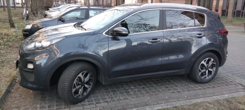 Kia Sportage Хибрит, снимка 2 - Автомобили и джипове - 49168343