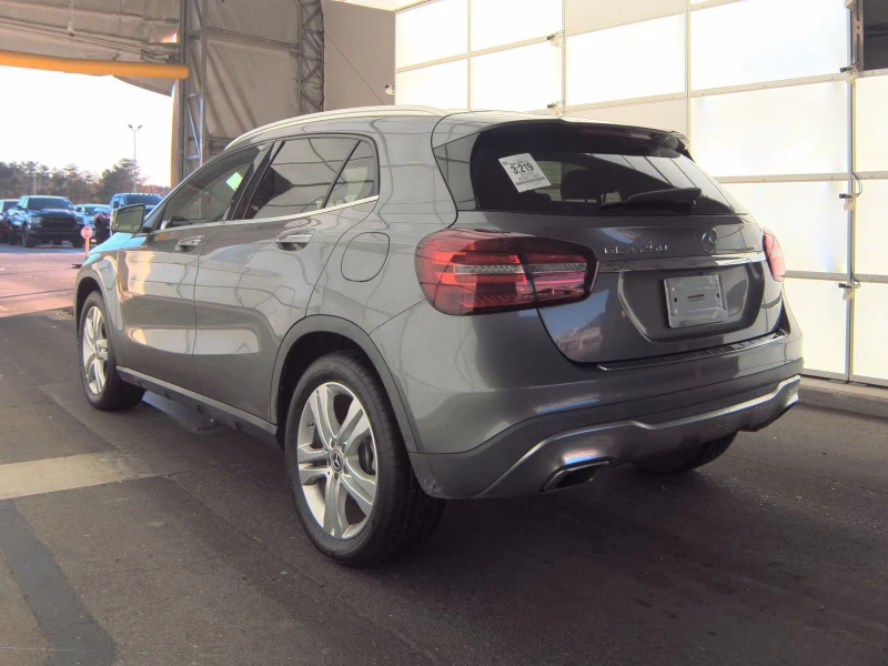 Mercedes-Benz GLA 250 * Premium* БЕЗ ЩЕТИ* ПОДГРЕВ* ПАМЕТ* МЪРТВА ТОЧКА*, снимка 4 - Автомобили и джипове - 52920848