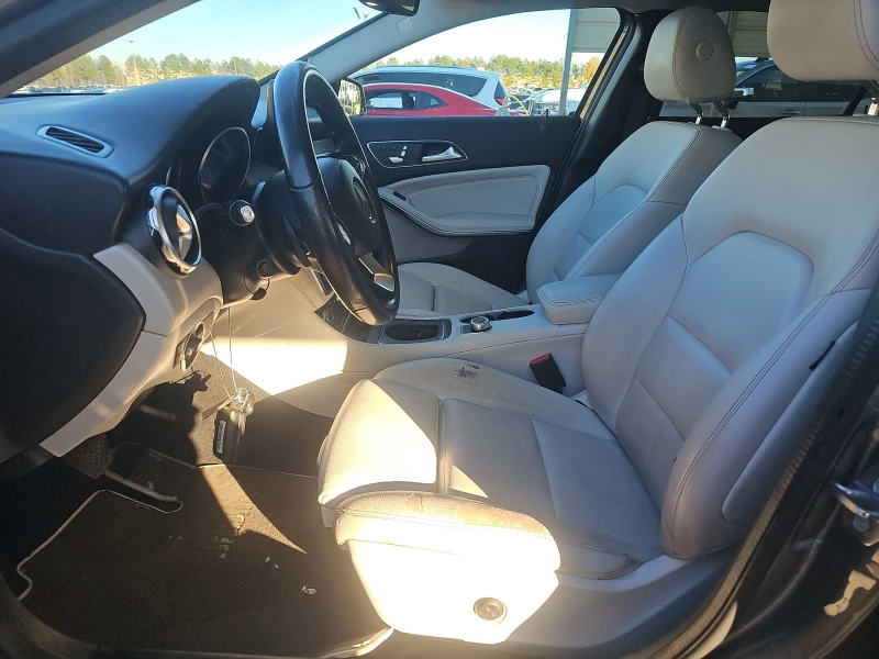 Mercedes-Benz GLA 250 * Premium* БЕЗ ЩЕТИ* ПОДГРЕВ* ПАМЕТ* МЪРТВА ТОЧКА*, снимка 10 - Автомобили и джипове - 52920848