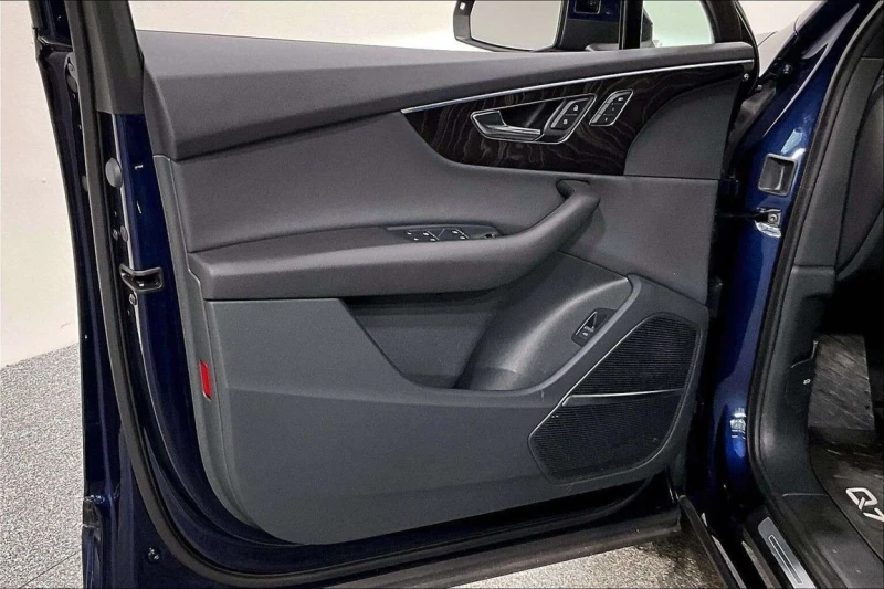 Audi Q7 * quattro Technik * CARFAX * БЕЗ ПЪРВОНАЧАЛНА ВНОС, снимка 7 - Автомобили и джипове - 53167800