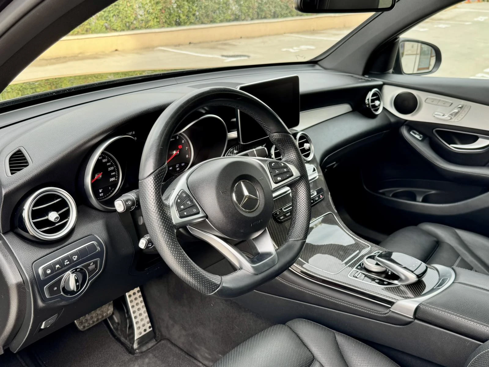 Mercedes-Benz GLC 250 Coupe 4Matic Night Edition - изображение 9