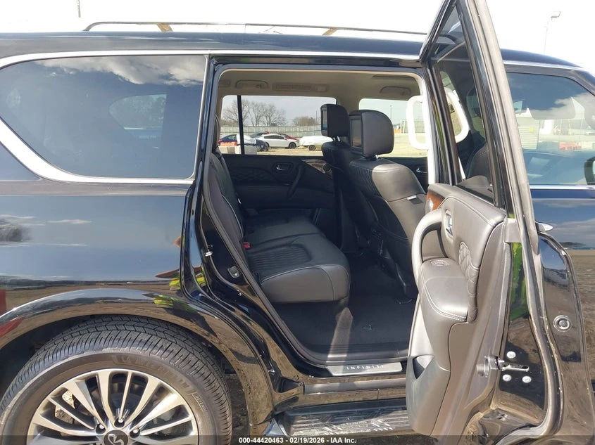 Infiniti QX80 5.6l, снимка 8 - Автомобили и джипове - 53956617