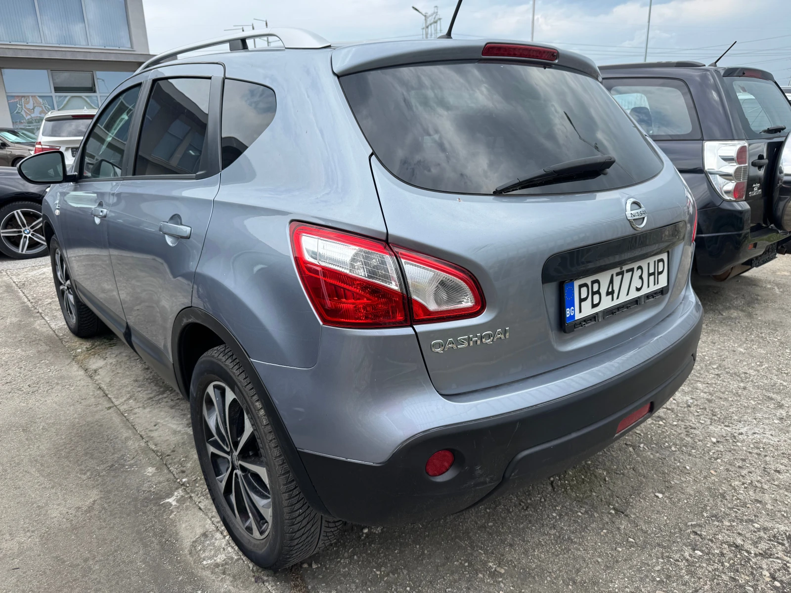 Nissan Qashqai 2.0 i, снимка 6 - Автомобили и джипове - 54944611