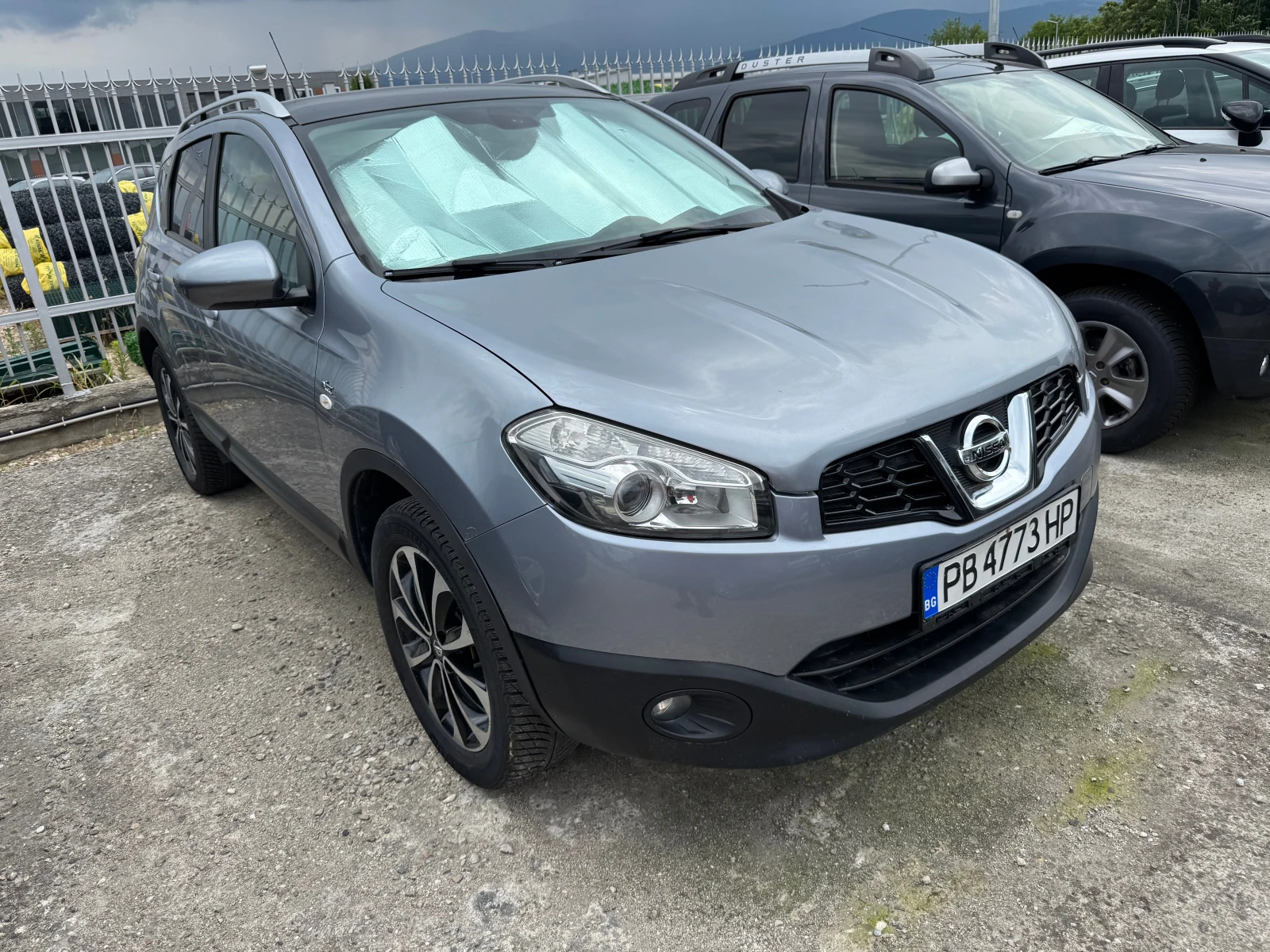 Nissan Qashqai 2.0 i, снимка 2 - Автомобили и джипове - 54944611