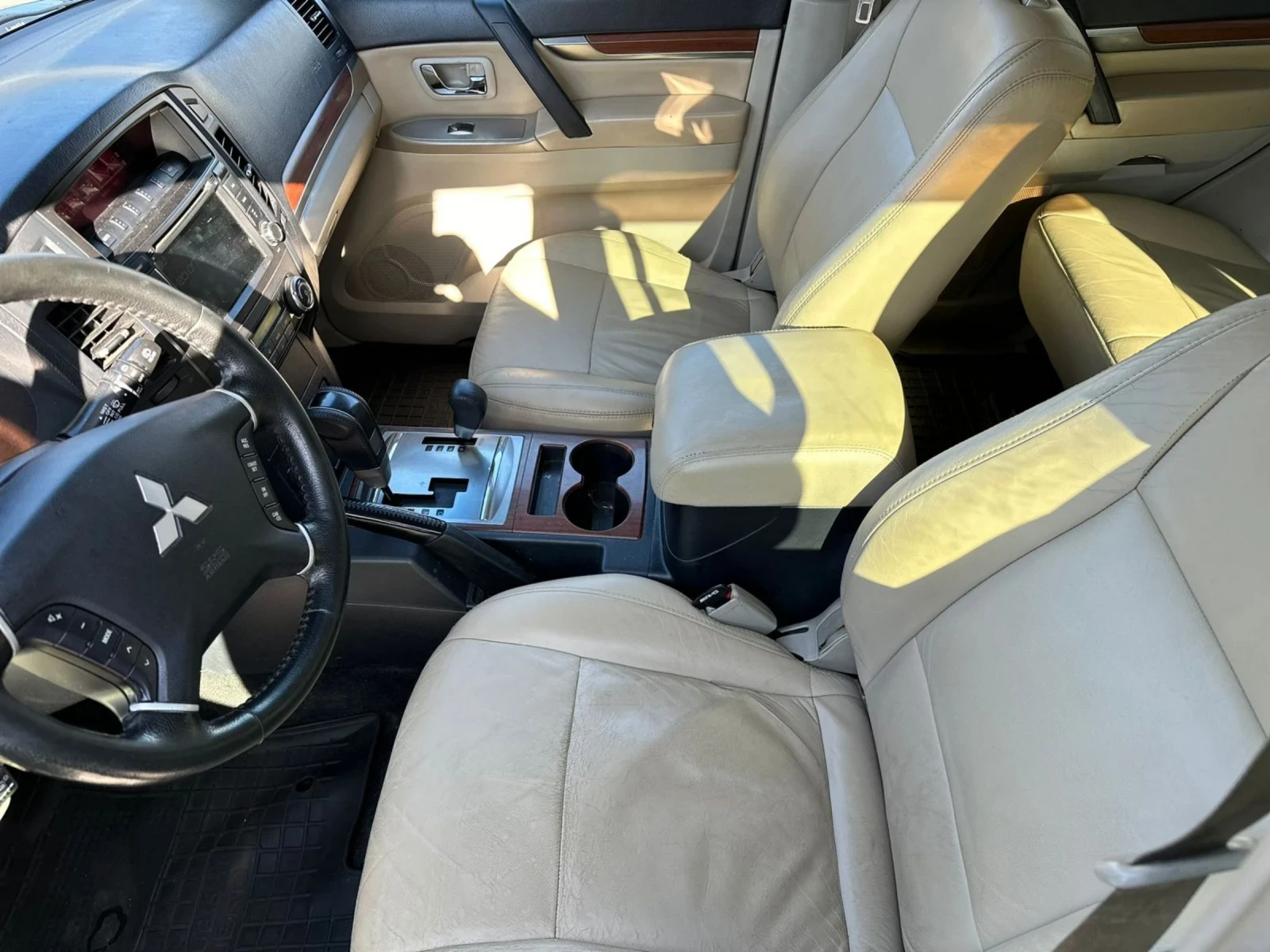 Mitsubishi Pajero Вагон, снимка 10 - Автомобили и джипове - 54990643