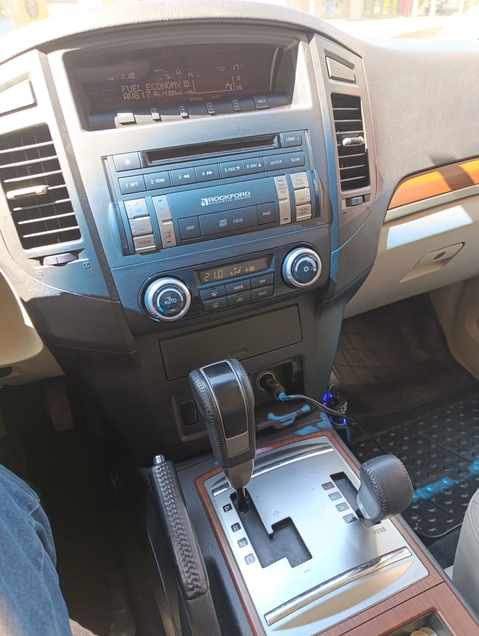 Mitsubishi Pajero Вагон, снимка 7 - Автомобили и джипове - 54990643