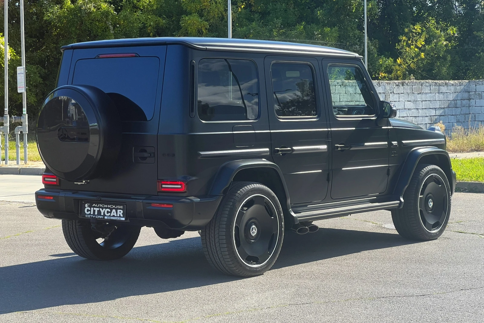 Mercedes-Benz G 63 AMG CARBON / MANUFAKTUR / SUPERIOR / PANO / BURM / 360, снимка 6 - Автомобили и джипове - 56192837