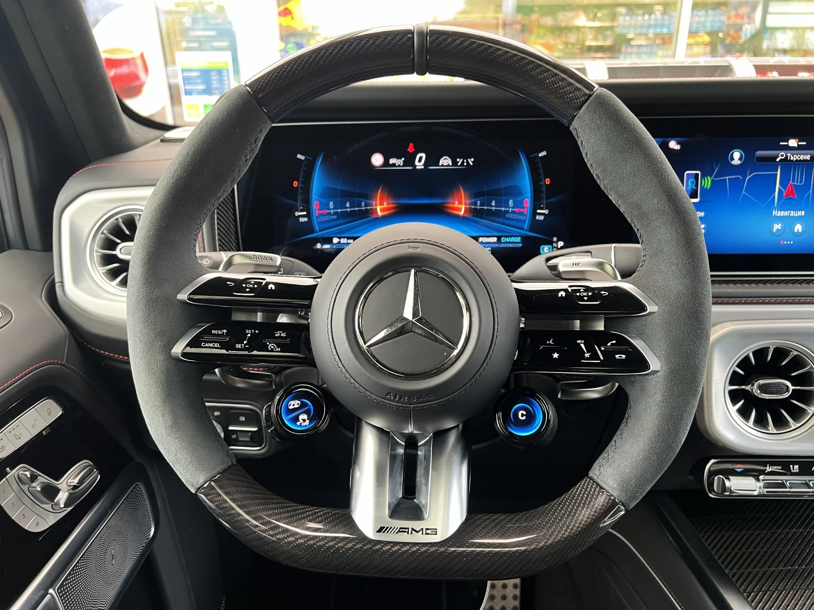 Mercedes-Benz G 63 AMG CARBON / MANUFAKTUR / SUPERIOR / PANO / BURM / 360, снимка 11 - Автомобили и джипове - 56192837